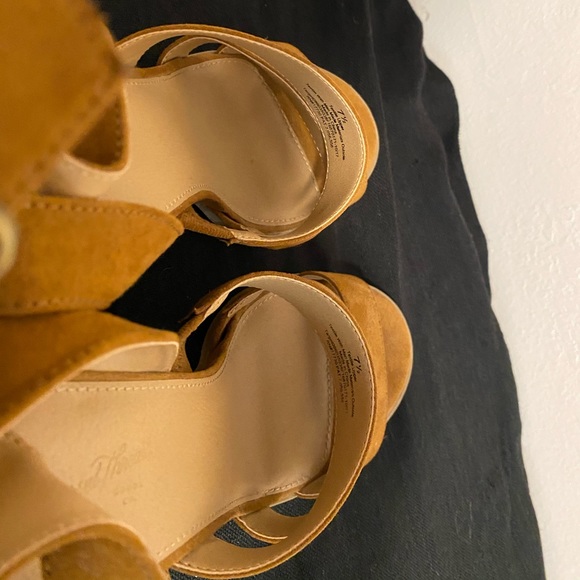Tan Block Heel Sandals - Picture 4 of 5